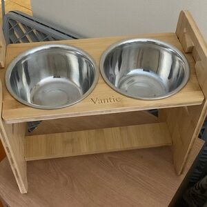 Vantic Bamboo Pet Feeder with Stainless Steel Bowls